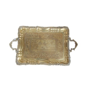 Plateau de service de nourriture en laiton en métal de luxe conception de forme carrée avec poignée personnalisation d'accessoires d'hôtel de restaurant disponible - Product Image 1