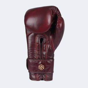 ถุงมือชกมวยหนังวัวทุกขนาดและสี8ออนซ์และ6ออนซ์พร้อมโลโก้ออกแบบได้ตามต้องการทำจาก PVC - Product Image 3