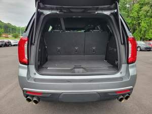 GMC Yukon Denali SUV 2023, transmission intégrale, moteur 4L, sièges en cuir, toit en alliage d'aluminium, jantes R17, boîte de vitesses automatique/manuelle, options essence/électrique - Product Image 2