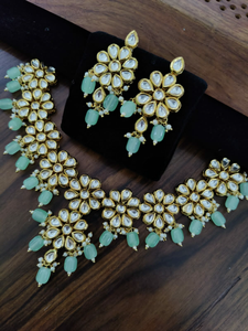 Conjunto de Collar Kundan con Trabajo Meenakari en la Parte Posterior, Conjunto Tradicional Indio, Cualquier Color se Puede Personalizar, Perfecto para Bodas y Fiestas - Product Image 2