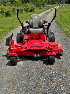 Tondeuse à gazon professionnelle d'occasion de qualité supérieure, 54 pouces, à braquage zéro, conçue pour une efficacité optimale et une productivité maximale, Gravely Z Stance - Product Image 4