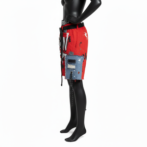 Shorts coupe-vent pour femmes en nylon premium rouge et noir avec empiècements en jean, impression sérigraphique graffiti, logo tissé personnalisé pour femmes - Product Image 3