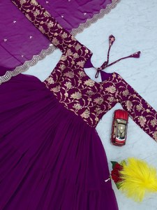 Hermoso vestido de fiesta y Dupatta - Product Image 2