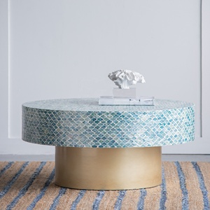 Meubles de maison de luxe, table basse ronde avec incrustation de coquillages, mosaïque de nacre, tables en coquillages bleus et base dorée - Product Image 6