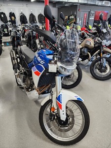 Vendite elevate Aprilias <span class=keywords><strong>Tuareg</strong></span> 660 Dakar Podium nuova moto avventura pronta per la spedizione