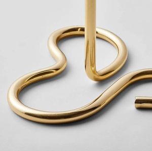 Bougeoir en métal doré vintage élégant Décoration de table unique pour Noël Saint Valentin Anniversaire Fêtes de Pâques - Product Image 5