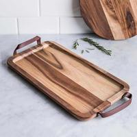 Plateau de service en bois artisanal de qualité supérieure Chêne de pin en forme de rectangle avec poignée en cuir pour la décoration de table et le restaurant