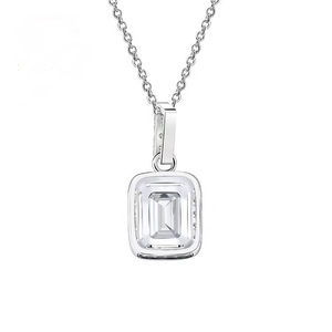 Collier pendentif en chaîne de câble de luxe en moissanite de 1,00 carat de taille émeraude avec halo, bijoux fins pour femmes - Product Image 5