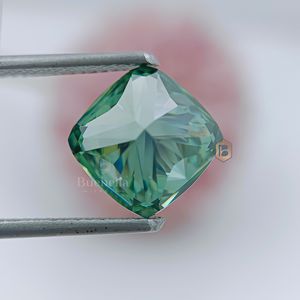 Joyería de moissanita de corte esmeralda de 20.0ct hecha a mano certificada 1.0ct Diamante Suelto princesa forma de pirámide joyería de 20.0ct de alto valor - Product Image 5