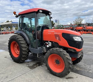 รถแทรกเตอร์2022 Kubota M4N-071HDC12 MFWD รถแทรกเตอร์อเนกประสงค์รุ่นแคบพร้อมห้องโดยสารมีความเสถียร4WD และประสิทธิภาพที่มีประสิทธิภาพ - Product Image 1