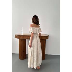 Conjunto de Blusa y Falda Plisada Beige - Beige - Product Image 4