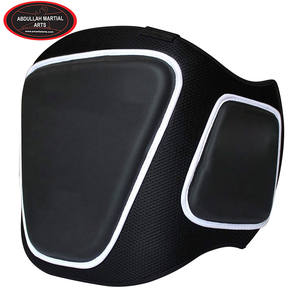 En un Color negro sólido Nueva llegada Calidad Premium MMA Muay Thai Entrenadores Protector POR ABDULLAH MARTIAL ARTS - Product Image 3