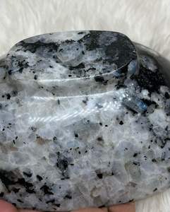 Vente en gros de bol en cristal de pierre de lune arc-en-ciel naturel fait à la main poli sculpté bol en pierre de méditation énergie de guérison - Product Image 2