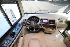 Camping-car Tiffin Phaeton 42LH 2014 d'occasion en excellent état, haute performance, disponible à la vente - Product Image 3