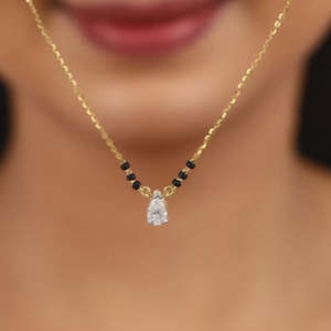 สร้อยคอพรีเมี่ยมสีทอง mangalsutra-heer ประดับเพชรที่โฉบเฉี่ยวสง่างาม - Product Image 3