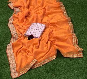 Meilleur tarif Designer de style indien et pakistanais imprimé Georgette Sari pour dames Fantaisie Miroir Travail Dentelle Fête Mariage Porter - Product Image 4