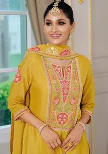 Costume Sharara traditionnel pakistanais en soie chinon, lourdement brodé, pour femmes adultes, mariages, toutes occasions, salwar kameez, livraison rapide - Product Image 4