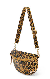 Sac banane bandoulière en cuir italien imprimé léopard - Product Image 3