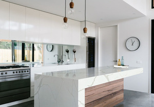 หินควอตซ์สังเคราะห์ลาย Calacatta 1040 สำหรับทำเคาน์เตอร์ - Product Image 5