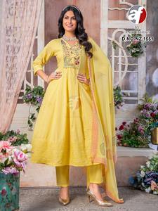 นักออกแบบล่าสุดการลําดับงานเย็บปักถักร้อยเทียม Georgette ทํางาน Kurti โดย Fab Zone - Product Image 2