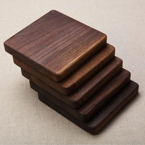 ผู้ผลิตขายส่ง รับออเดอร์จำนวนมาก ที่รองแก้วไม้ทรงสี่เหลี่ยม ใช้งานได้ปลอดภัย ป้องกันโต๊ะ ทำจากไม้วอลนัท หนา 5 มม. - Product Image 4