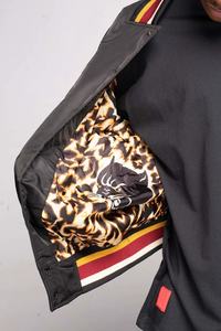 แจ็กเก็ตเบสบอลวิทยาลัยบอมเบอร์ลายทางไม่มีลายพิมพ์ซับลิเมชันด้านหน้าสำหรับฤดูหนาวสไตล์ไฮสตรีทสำหรับทุกเพศ - Product Image 3