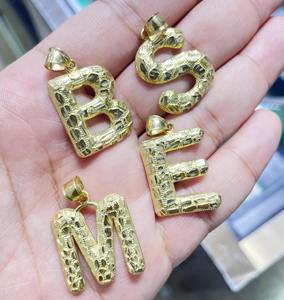 จี้ทองคำแท้ 10K ลายเพชร ตัวอักษรย่อ - 3 กรัม - Product Image 4