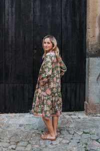 เดรสลายดอกไม้สไตล์โบฮีเมียนของ Eden Brown ผ้าฝ้ายแท้พิมพ์ลายด้วยมือ สำหรับใส่ลำลองในฤดูร้อน แฟชั่นที่เป็นมิตรต่อสิ่งแวดล้อม - Product Image 4