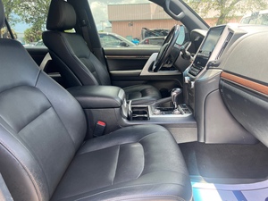 Voiture d'occasion de qualité abordable, Toyota Land Cruiser V8 Heritage Edition 2021, conduite à gauche - Product Image 4