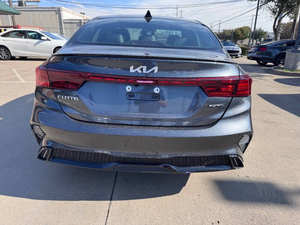 Kia Forte GT-Line Usado del 2023 - Product Image 6