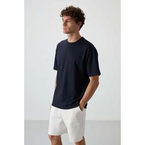 T-shirt basique pour homme Air Jones bleu marine en tissu gaufré interlock texturé coupe oversize - Haut décontracté confortable en mélange polyester-lycra - Product Image 4