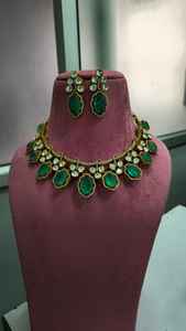 Magnifique ensemble de colliers de qualité supérieure, idéal pour les tenues ethniques et occidentales, parfait pour les soirées et les mariages. - Product Image 4