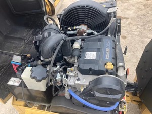 Excellent rouleau de route Cat CB 2.7 Construction de machines de route Caterpillar meilleure offre disponible à la vente - Product Image 3