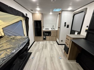 Caravana usada Keystone Coleman 13T del 2026, lista para vender - Product Image 3