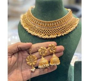 ชุดสร้อยคอทองเหลืองชุบทองคุณภาพพรีเมียมสุดหรู พร้อมต่างหูและติกก้า เหมาะสำหรับงานแต่งงาน งานปาร์ตี้ และงานเทศกาล สำหรับผู้หญิง - Product Image 1