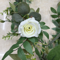 Approvisionnement d'usine : Guirlandes artificielles de roses eucalyptus de 188 cm, fausses fleurs pour décoration de mariage, arrangements floraux, vente en gros