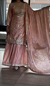 Trajes Palazzo de diseñador para mujer, elegantes, elegantes y perfectos para bodas, fiestas y ocasiones festivas - Product Image 3