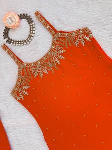 Conjunto Sharara Étnico de Diseñador de Alta Calidad para Mujer, en Falsa Georgette con Bordado, Tonos Elegantes, Perfecto para Bodas y Ocasiones Festivas - Product Image 4