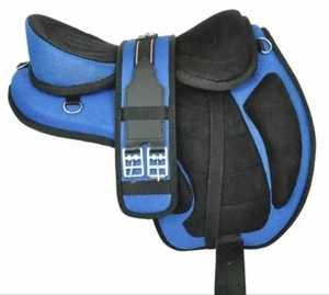 Selle de course de chevaux Free-Max sans arbre synthétique avec étrier en cuir au meilleur prix - Product Image 4