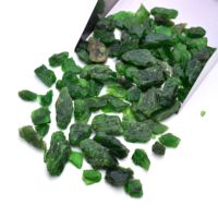 Pierre brute d'émeraude de haute qualité certifiée GIA, verte, avec effet œil de chat classique, 50 mm x 10 mm