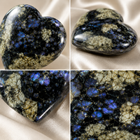 Pierre de méditation en cristal poli en forme de cœur de 5 cm, pierre naturelle bleue scintillante, pour la méditation, la relaxation, la collection, le cadeau et la décoration