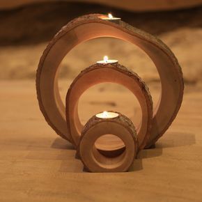 เชิงเทียนไม้ทำจากไม้ที่มีเอกลักษณ์พร้อมพื้นผิวดีไซน์แบบชนบทเหยือกเทียนคริสต์มาส - Product Image 6