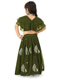 Shoryam - Conjunto de Moda para Niñas: Choli de Georgette con Capas y Lehenga Bordada hasta el Suelo, Verde Mehandi, para Fiestas Étnicas y Festivales - Product Image 5