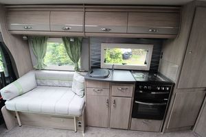 Autocaravana de Lujo Usada BE 2024 a la Venta para Aventuras Acuáticas, Aéreas y de Camping - Product Image 6