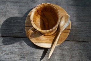 Tasse en bois artisanale de qualité supérieure Verres en bois naturel durable pour hôtels, bars et camping en plein air disponibles à la vente - Product Image 4
