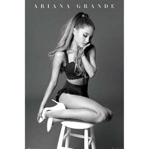 Póster de arte moderno de Ariana Grande hecho con papel duradero para uso decorativo en paredes - Product Image 1