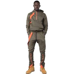 Ensemble de survêtement streetwear d'hiver pour homme, personnalisé, avec sweat à capuche et pantalon de jogging ample, motif uni, respirant - Product Image 1