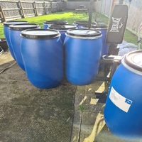 Achetez un seau en plastique bleu HDPE de 200 l, cylindrique, écologique, de qualité supérieure, en stock, livraison rapide, stockage industriel, offres en gros