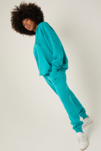 Conjunto de chándal de lana de gran tamaño esencial de 2 piezas Baltic de diseño único para mujer Sudadera con capucha y pantalones de chándal para mujer Conjunto de chándal de 2 piezas - Product Image 5