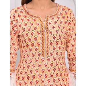 Ensemble Kurta et pantalon en coton imprimé à motifs pêche pour usage quotidien - Product Image 2
